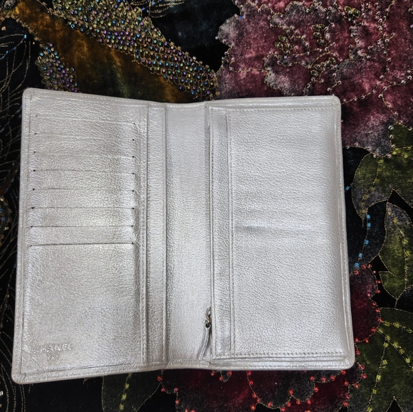 Chanel Wallet - Picture 13 of 14